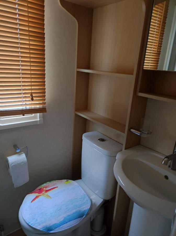 Swift Johnson Hotel Parkeston Bagian luar foto