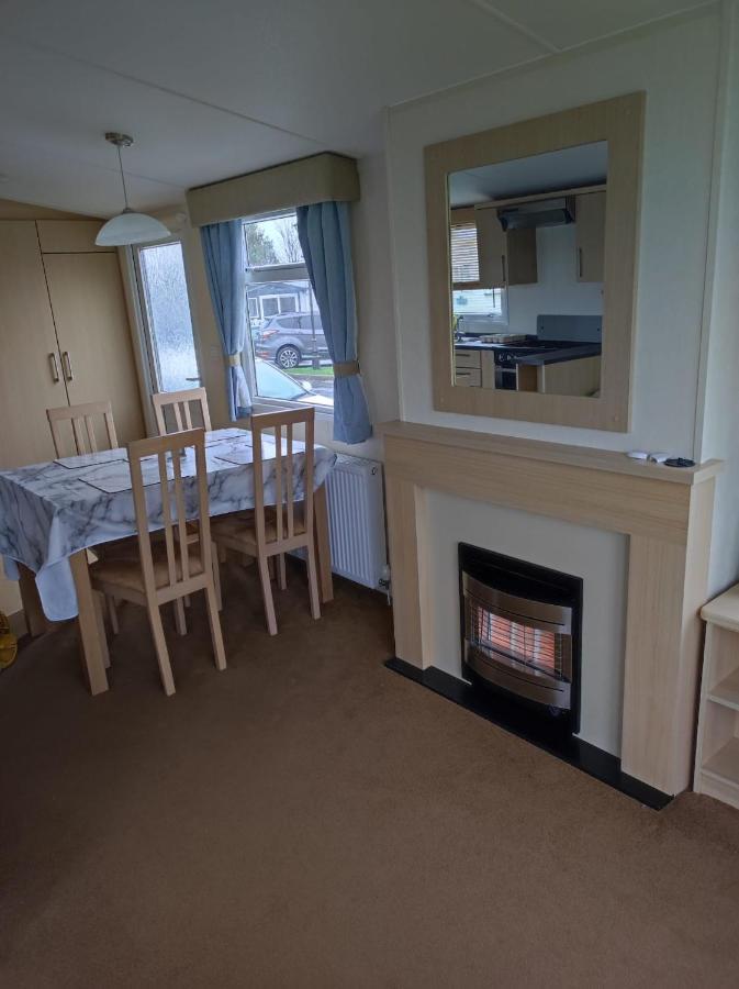 Swift Johnson Hotel Parkeston Bagian luar foto